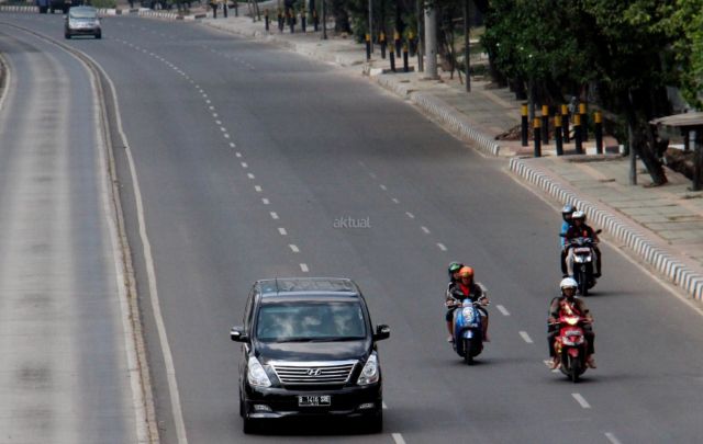 7 Alasan Kamu Mempertimbangkan Resepsi di Hari Kerja. Meski Bisa Dicela, Tapi Bejibun Untungnya