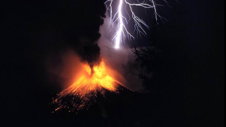 Gerhana Matahari Kemarin Emang Luar Biasa, Tapi 5 Fenomena Alam Ini Jauh Lebih Langka dan Misterius