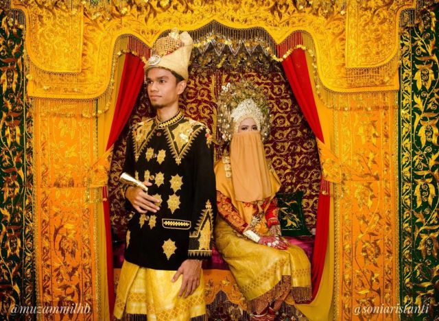 Galeri 15 Inspirasi Gaun Pengantin Bercadar. Tampil Menawan Meski Wajah Tidak Terpapar