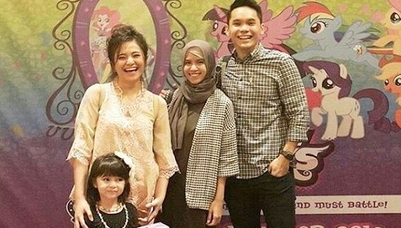 Salut! Meski Sudah Cerai, 6 Artis Ini Masih Tetap Menjaga Hubungan Baik dengan Pasangan Sebelumnya