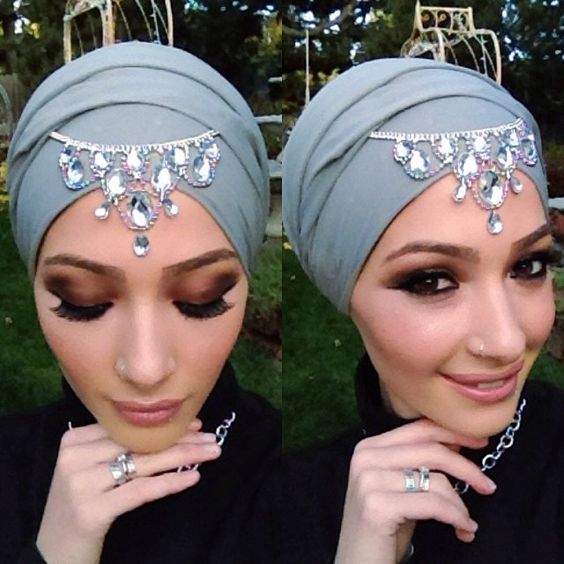 13 Inspirasi Style Hijab Menggunakan Headpiece untuk Kondangan. Bikin Penampilanmu Makin Menawan