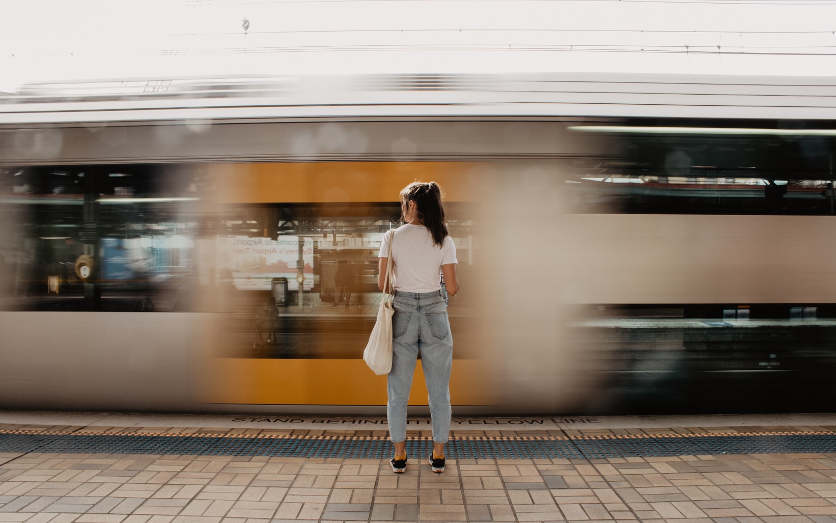 5 Alasan Anak Commuter Line itu Pendamping Hidup yang Tangguh dan Setia. Jangan Disia-siakan!