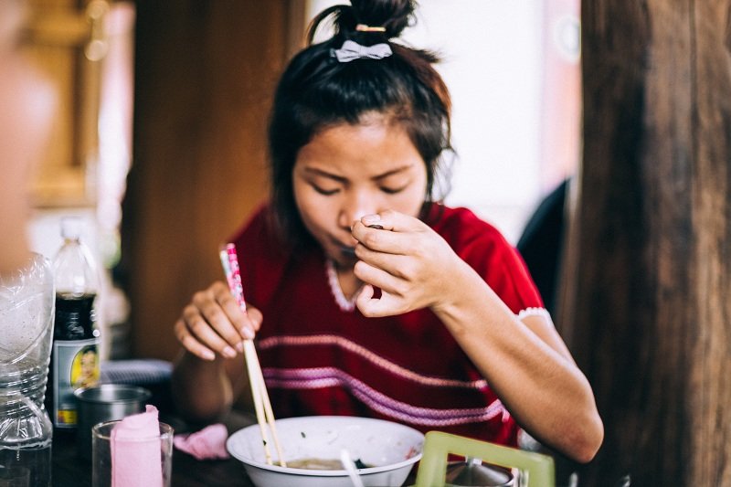 13 Penjelasan Kenapa Orang Asia Jauh Lebih Langsing Daripada Ras Lainnya, Bukan Genetik Doang