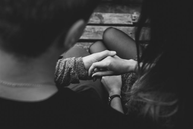 close-up-of-couple-holding-hands