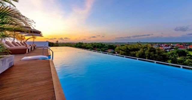 Hotel di Bali dengan Infinity Pool