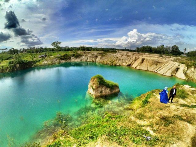 Telaga Biru Cigaru, Danau Berwarna Biru yang Sejuk Dipandang. Destinasi yang Nge-Hits di Tangerang!