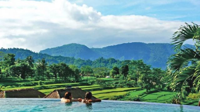 Hotel di Bali dengan Infinity Pool