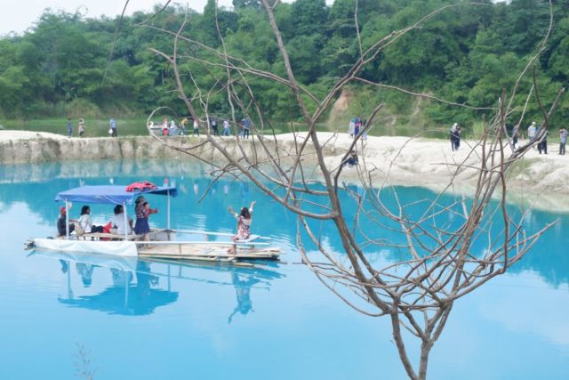 Telaga Biru Cigaru, Danau Berwarna Biru yang Sejuk Dipandang. Destinasi yang Nge-Hits di Tangerang!