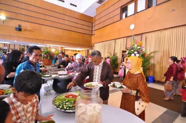 7 Hiburan Receh ala Anak Kosan yang Nggak Pernah Gagal. Senang-senang Nggak Harus Mahal