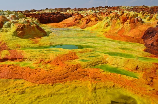 12 Warna Spektakuler di Dunia Ini Tercipta Berkat Kekuatan Alam. Murni Natural dan Bukan Rekaan!