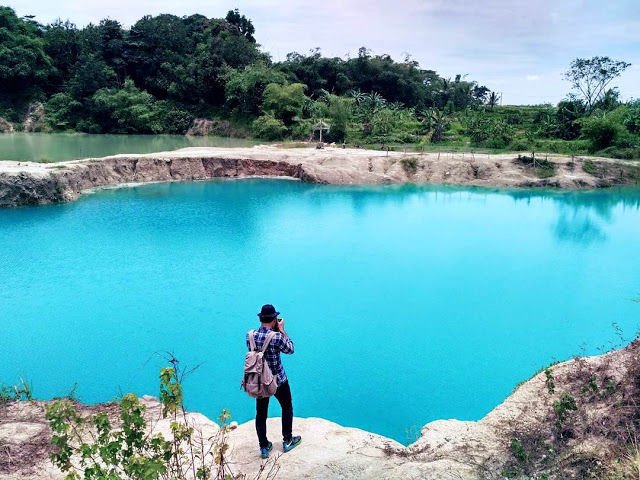 Telaga Biru Cigaru, Danau Berwarna Biru yang Sejuk Dipandang. Destinasi yang Nge-Hits di Tangerang!