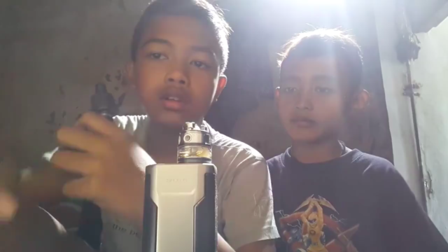 Muncul Video Review Vape dari 2 Bocah di Bawah Umur. Asli Miris Kalau Lihat Tingkah Anak Sekarang