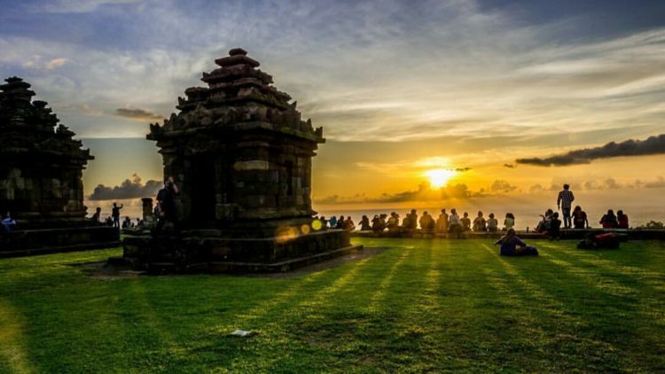 Sunset Menawan di Candi Ijo Yogyakarta dengan Harga Tiket Masuk Terjangkau