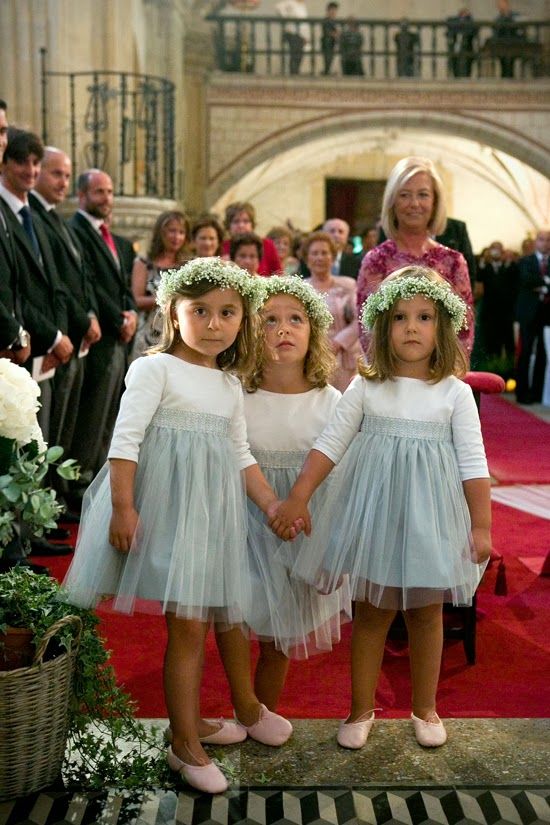 14 Inspirasi Gaun Flower Girl untuk Hari Pernikahanmu Nanti. Lihatnya Bikin Gemas!