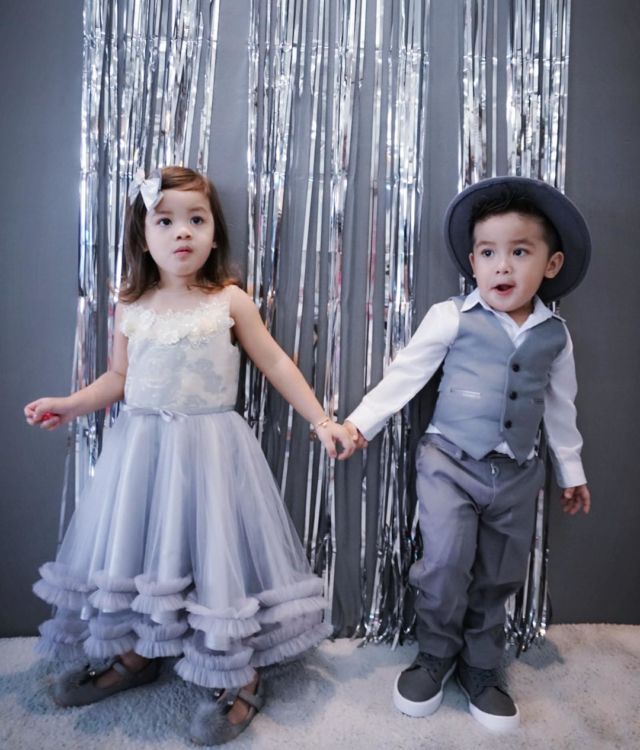 Galeri 12 Potret si Kembar Zac dan Zoe Anak Jonathan Frizzy. Selain Lucu, Mereka Juga Stylish Abis