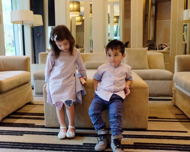 Galeri 12 Potret si Kembar Zac dan Zoe Anak Jonathan Frizzy. Selain Lucu, Mereka Juga Stylish Abis