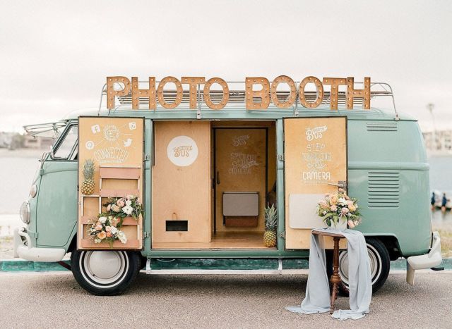 6 Inspirasi Photo Booth Unik, Berkesan dan Pastinya Low Budget. Cocok Buat Nikahanmu Kelak!