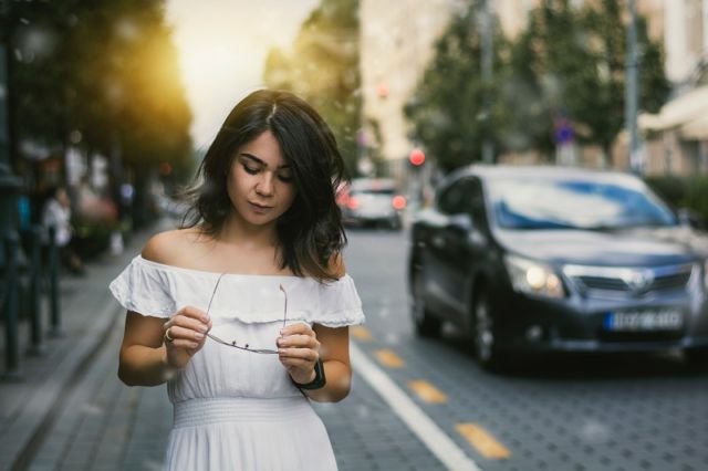 Demi Jadi Dewasa, Apakah Cewek Harus Melakukan Hal-Hal Kurang Berfaedah Ini?