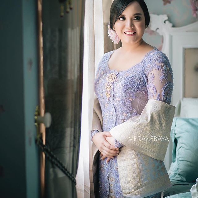 10 Inspirasi Kebaya Plus-Size. Soal Penampilan, Badan Sintal Tak Jadi Soal