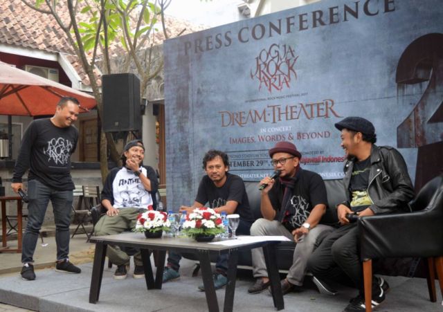 Gelaran Konser Rock di Candi Prambanan Tuai Kecaman Ahli Arkeologi. Situs Budaya Kok Buat Konser?