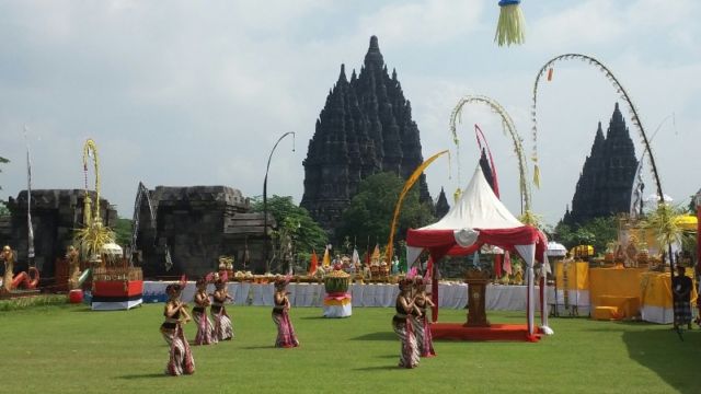 Gelaran Konser Rock di Candi Prambanan Tuai Kecaman Ahli Arkeologi. Situs Budaya Kok Buat Konser?