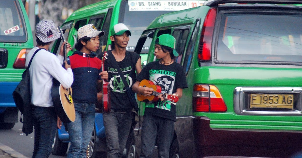 Pengamen Dinilai Makin Meresahkan. Ini 5 Alasan Kenapa Mereka Masih Banyak Berkeliaran