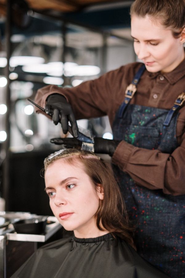 Alasan-alasan ini Bikin Kamu Nggak Mikir Dua Kali untuk Potong Rambut Pendek. Untungnya Banyak Banget Ternyata!