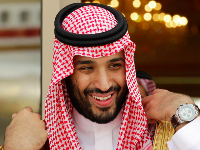 5 Penjelasan Pemerintah Arab Saudi Kenapa Akhirnya Memperbolehkan Cewek Nyetir Sendiri