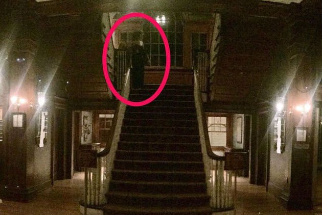 Serem, 5 Sosok Misterius di Hotel yang Terekam Kamera! Makin Dilihat Kok Makin Merinding ya?