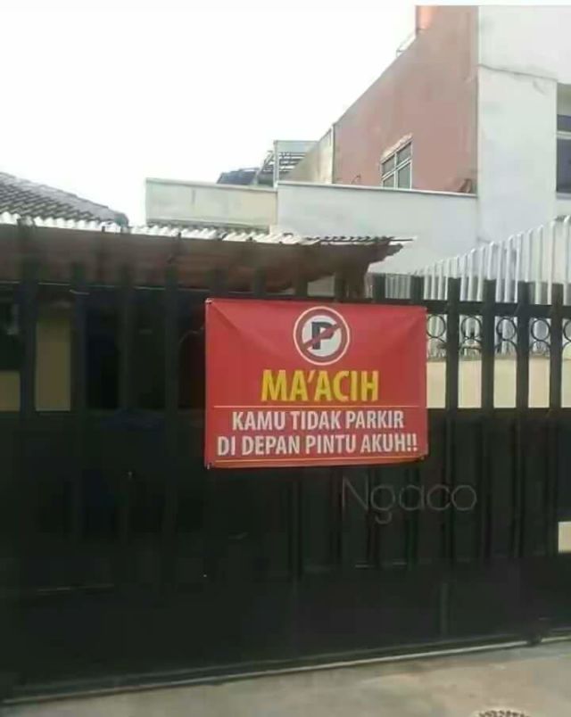 Dari Nenggak Micin Sampai Bakar Ijazah, Ini Lho 10 Kelakuan Kids Zaman Now yang Bikin Gagal Paham!