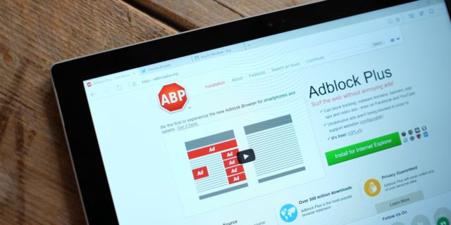 Unduh Adblock Plus di laman resminya