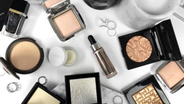 8 Produk Makeup yang Bisa Membantumu Terlihat Lebih Muda dari Usiamu