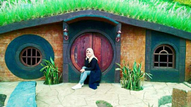 Rumah Hobbit di Taman Kelinci