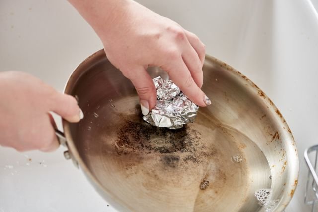 20 Fungsi Aluminium Foil dari Putihkan Gigi Hingga Perkuat Sinyal Wifi