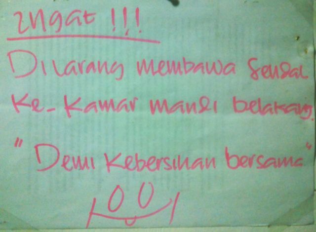 Anak Kos Harusnya Sudah Akrab dengan 15 Tulisan Ini. Mana yang Bikin Panas-Dingin?