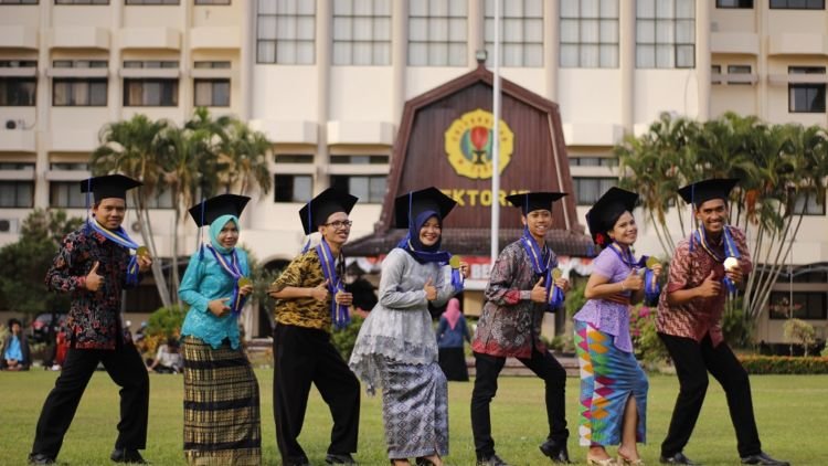 Aku Rindu Masa-Masa Kuliah, Bisakah Waktu itu Berputar Kembali?