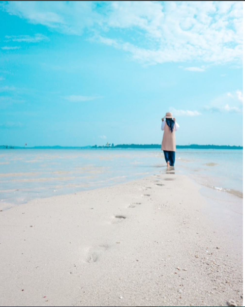 Pasir putih pantai di mubut