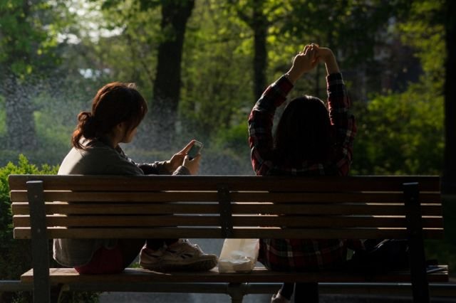 Peluk Kakak Perempuanmu Lebih Kencang, Sebab 7 Pengorbanan Ini Telah Mereka Lakukan