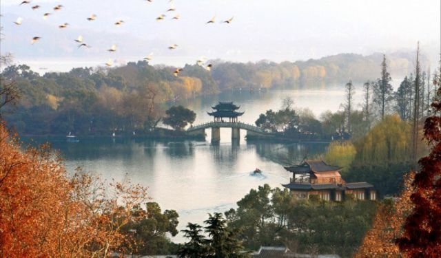 West Lake. Photo Credit:CNTO