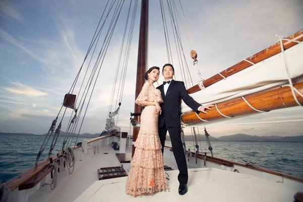 10 Ide Pre-Wedding Cantik di Atas Perahu. Ayo Arungi Bahtera Bersamamu, Mz!