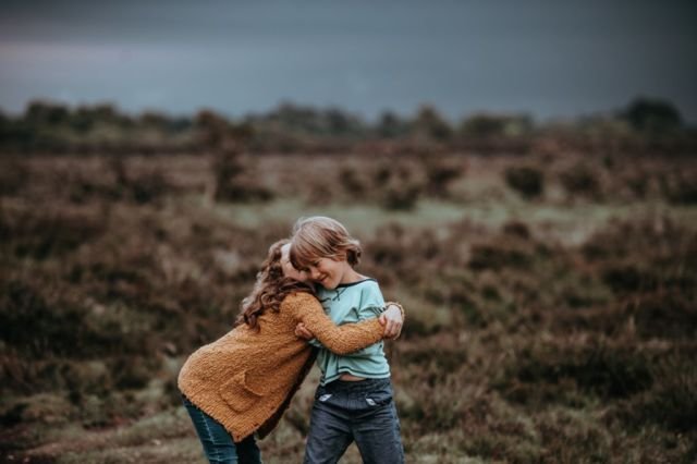 Kebohongan Kecil Kakak Saat Kamu Masih Bau Kencur dan Mudah Percaya