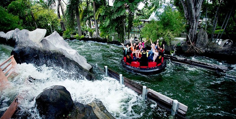 Niat Bermain Jadi Mimpi Buruk, Wahana Arung Jeram Dufan Terbalik