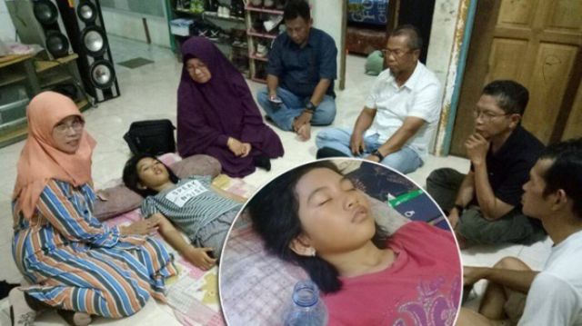 Cewek Ini Berkeringat Darah! Ternyata Begini Penjelasan Ilmiahnya