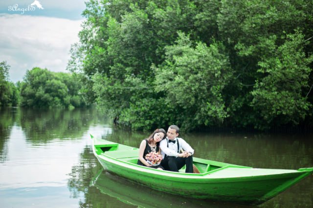 10 Ide Pre-Wedding Cantik di Atas Perahu. Ayo Arungi Bahtera Bersamamu, Mz!