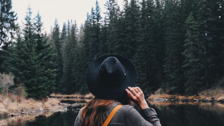 Teruntuk Kamu yang Tidak Bisa Menjaga Hatinya. Baiklah Wanita Berhati Indah ini Mengalah dan Berpasrah.