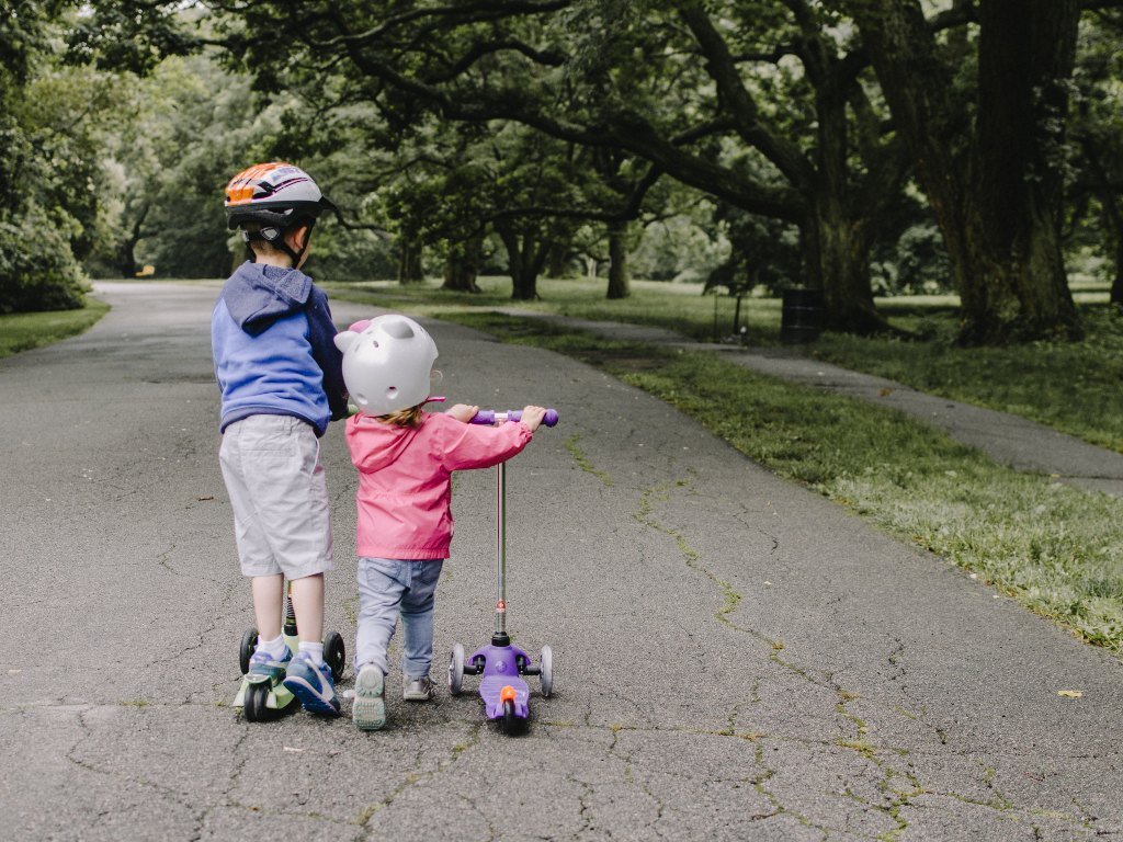 Kebohongan Kecil Kakak Saat Kamu Masih Bau Kencur dan Mudah Percaya