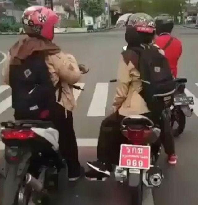 Oh, Jadi Ini Alasan Kenapa Banyak Motor Pakai Pelat Nomor Thailand