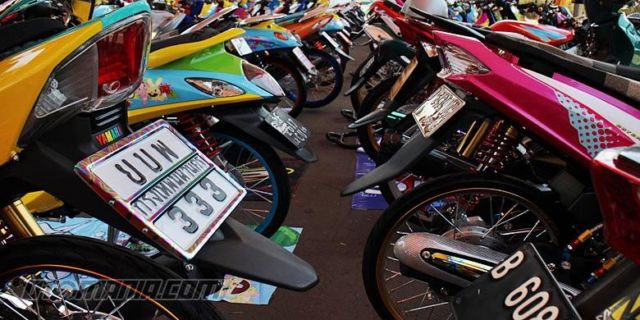 Oh, Jadi Ini Alasan Kenapa Banyak Motor Pakai Pelat Nomor Thailand