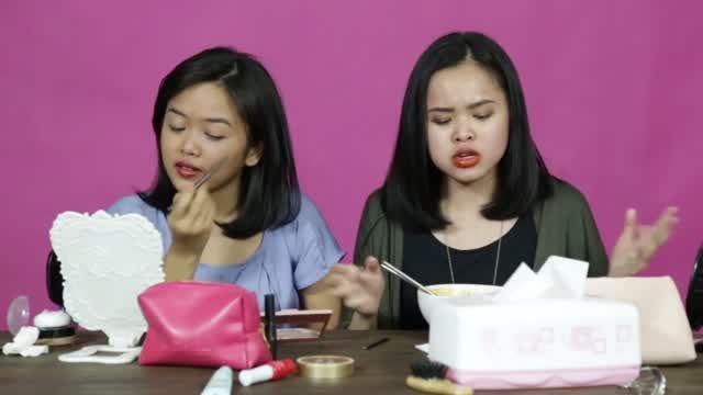 cek ketahanan eyeliner sambil makan samyang