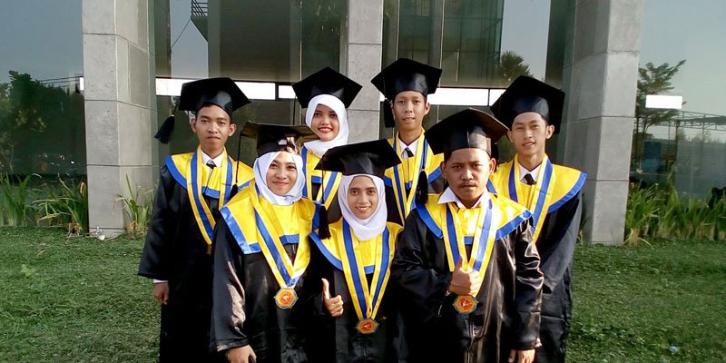 Untuk Kamu yang Telah Wisuda, Kini Saatnya Kamu Berjibaku di Dunia Nyata